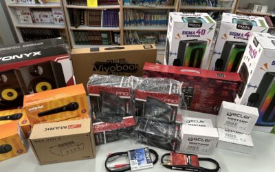 El material multimedia para nuestro futuro estudio de podcast ha llegado!